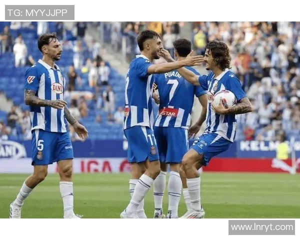 巴伦西亚主场迎战艾尔切争夺西甲关键三分的激烈对决