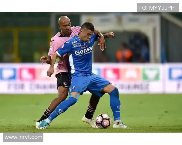 恩波利与桑普利亚的激烈对决揭示意甲新赛季的竞争格局与球队实力分析