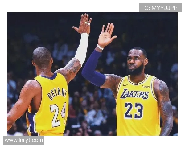 詹姆斯再次领衔全明星首发阵容,见证传奇延续 詹姆斯再次领衔全明星首发阵容,见证传奇延续