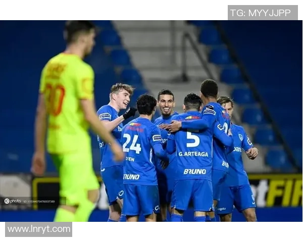 亨克与梅赫伦激战正酣谁能在这场对决中笑到最后 亨克与梅赫伦激战正酣谁能在这场对决中笑到最后