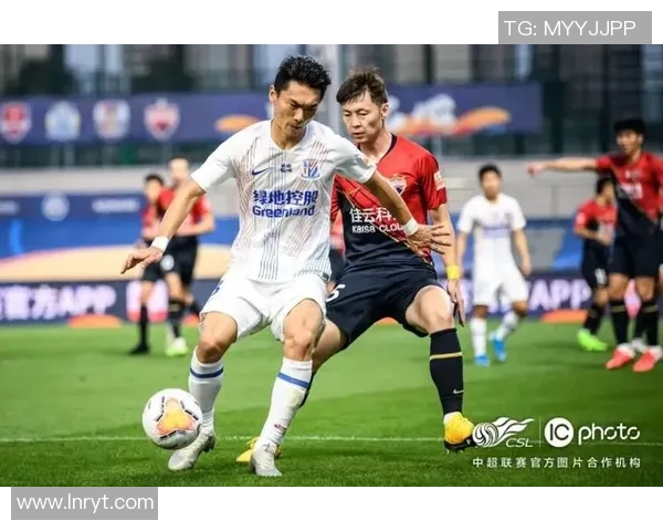 佳兆业与绿地申花的激烈对决展现中超联赛的竞争魅力与球队实力较量