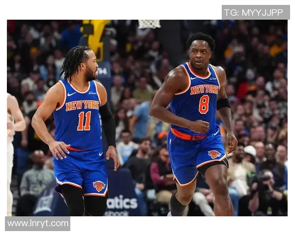 老鹰与尼克斯激战正酣球迷期待精彩对决与绝妙表现