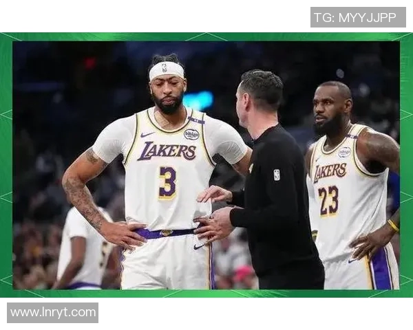 夏季联赛精彩对决开拓者与湖人谁能笑到最后