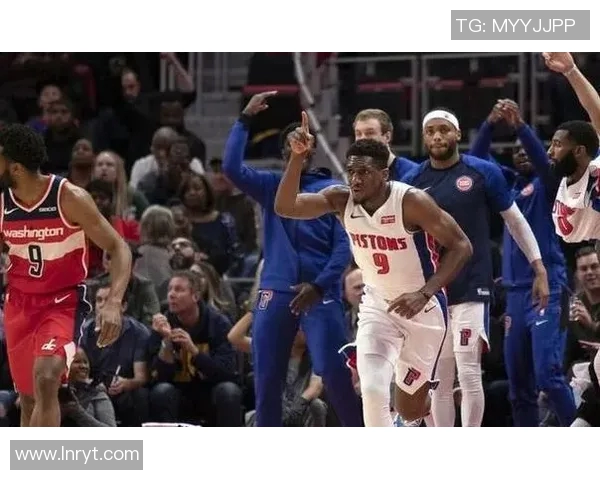 魔术队与活塞队激战四月十三日谁将赢得关键胜利