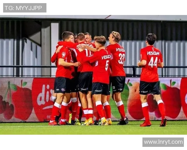 海尔蒙特与阿尔克马的精彩对决揭示足球战术与团队合作的魅力 海尔蒙特与阿尔克马的精彩对决揭示足球战术与团队合作的魅力