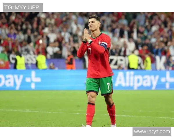 尤文图斯对阵巴塞罗那C罗缺席引发球迷热议与期待